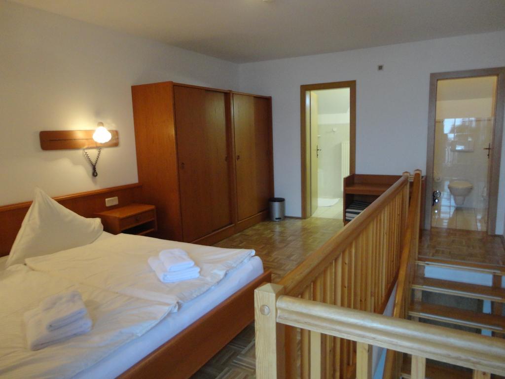 Panoramablickhotel - Lakeview Apartments 안넨하임 외부 사진