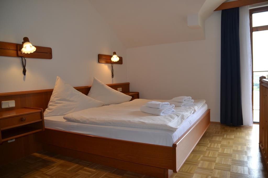 Panoramablickhotel - Lakeview Apartments 안넨하임 외부 사진