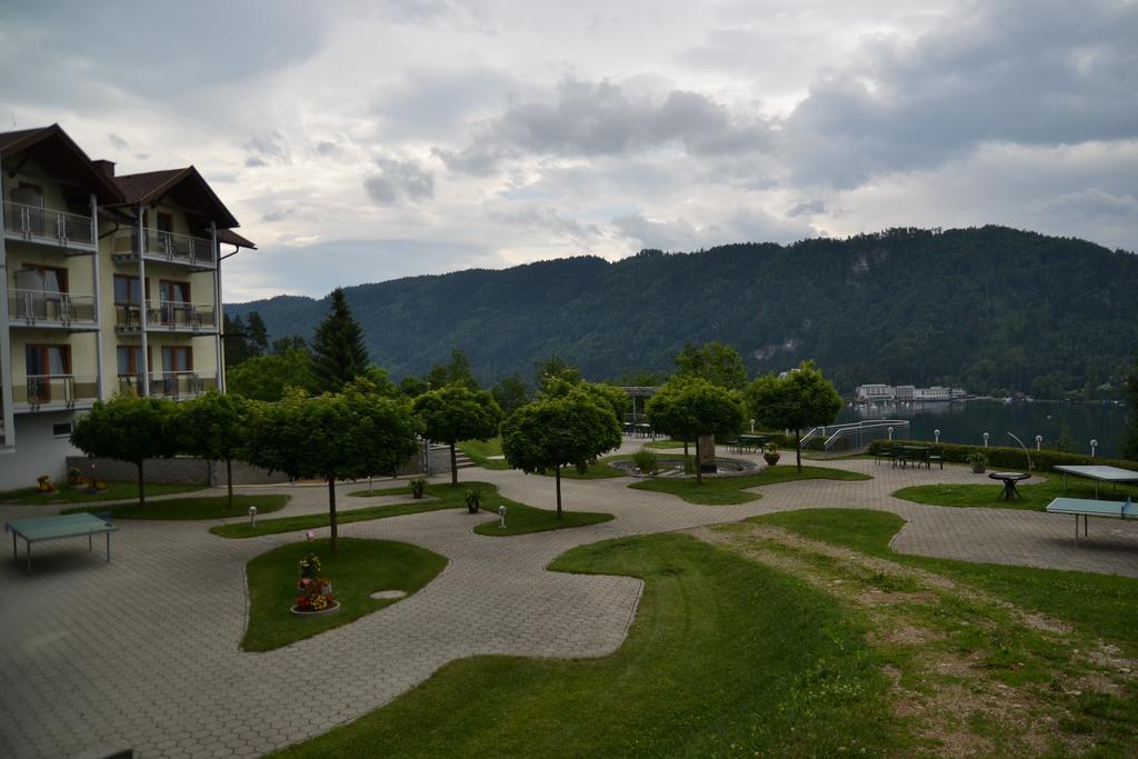 Panoramablickhotel - Lakeview Apartments 안넨하임 외부 사진